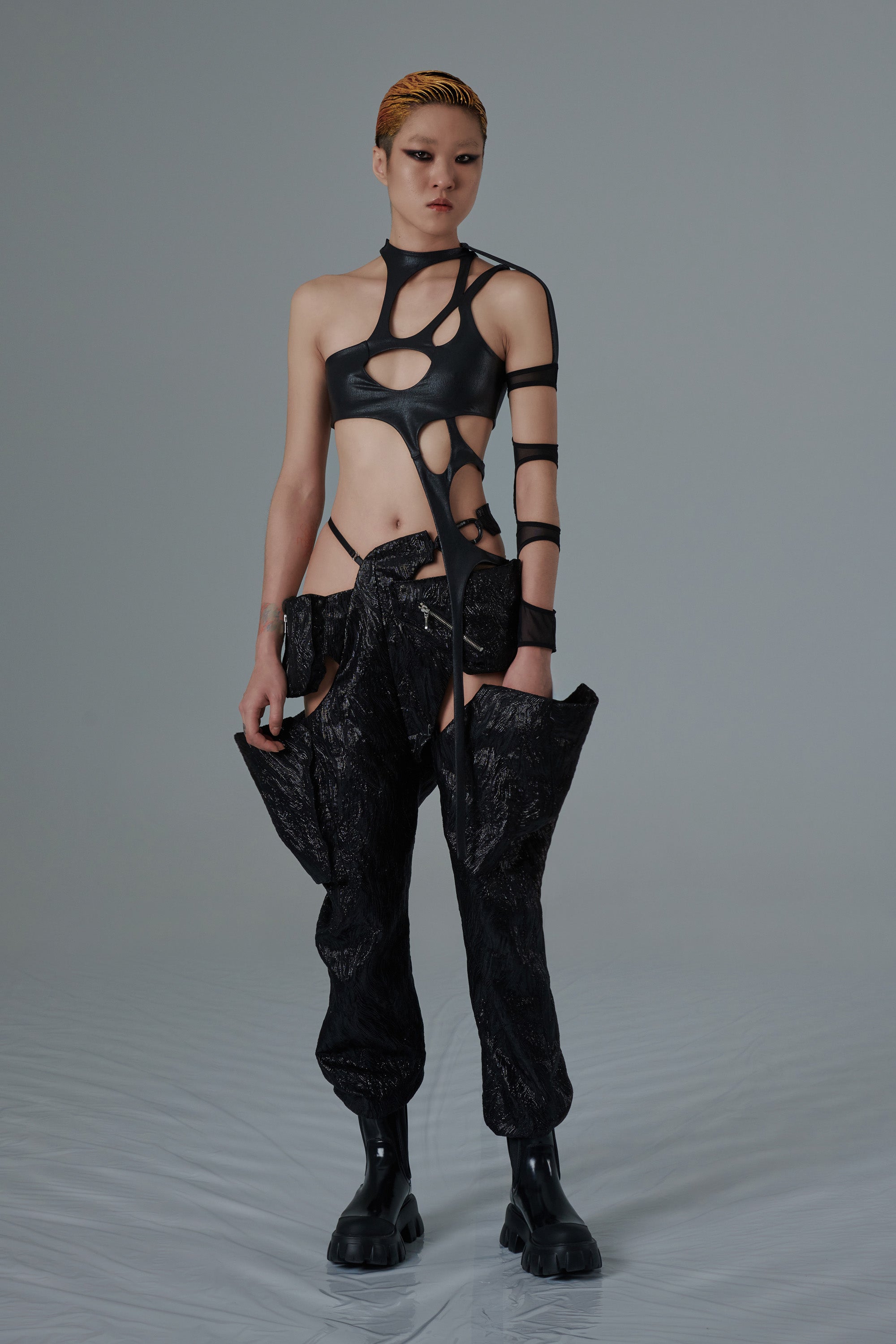 [PREORDER] Blackhole Asymmetrical Top