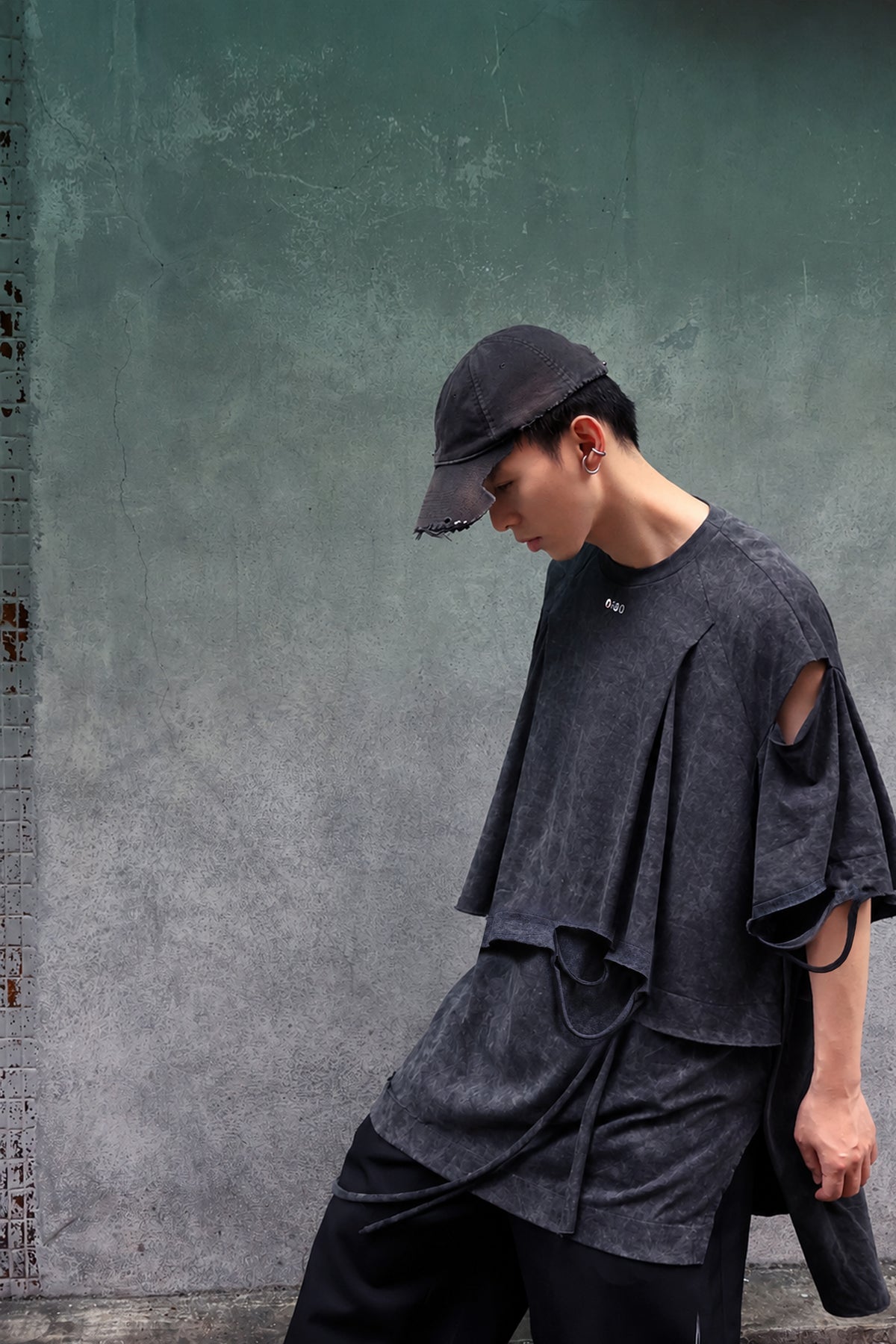 RUIN LAYER OVERSIZE TEE