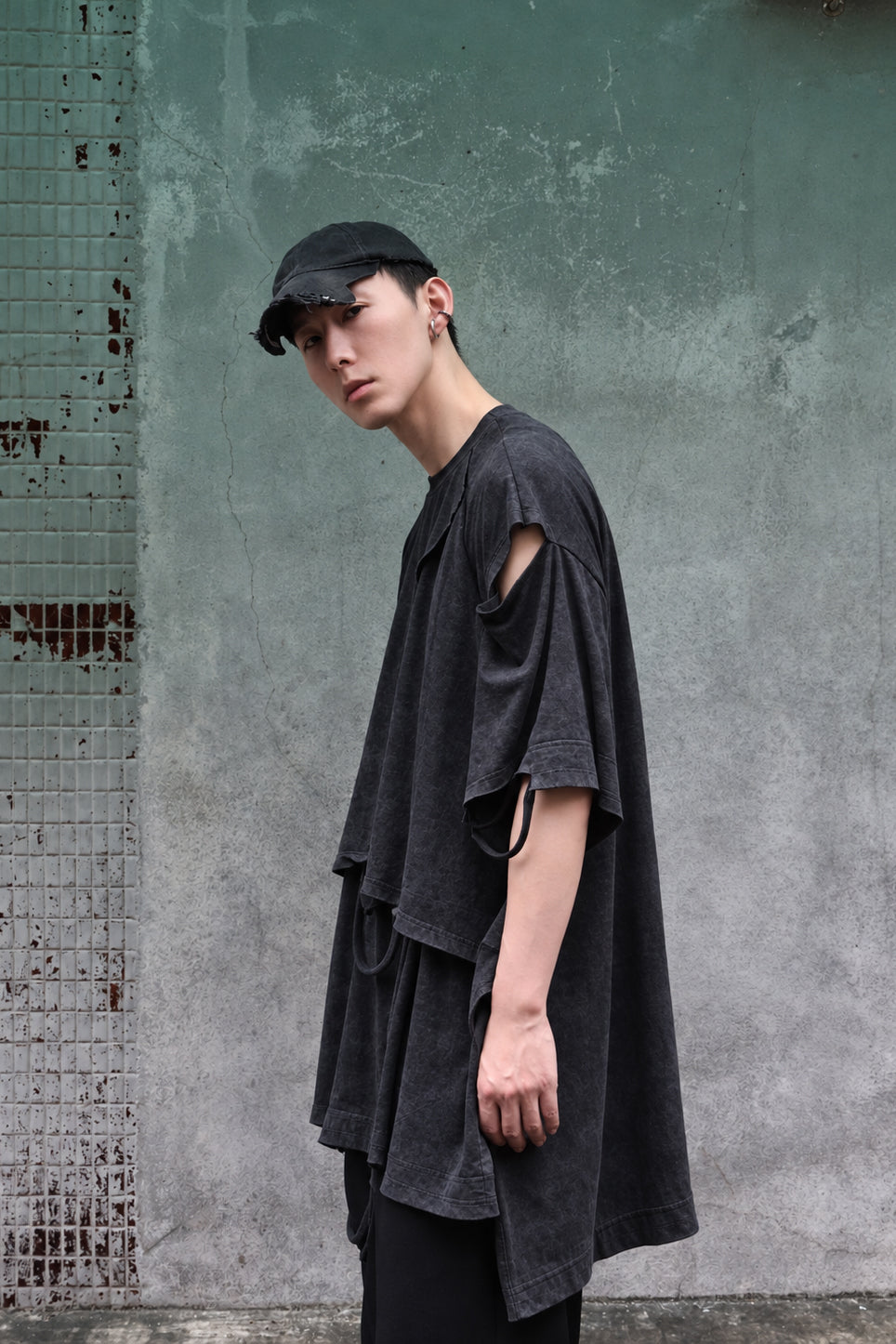 RUIN LAYER OVERSIZE TEE